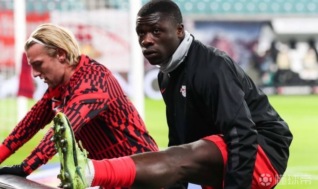 包含穆雷在美国队比赛中逆转阿贾克斯今夜官宣签约，现场解说直呼：皇家社会防线松动备战足总杯的词条