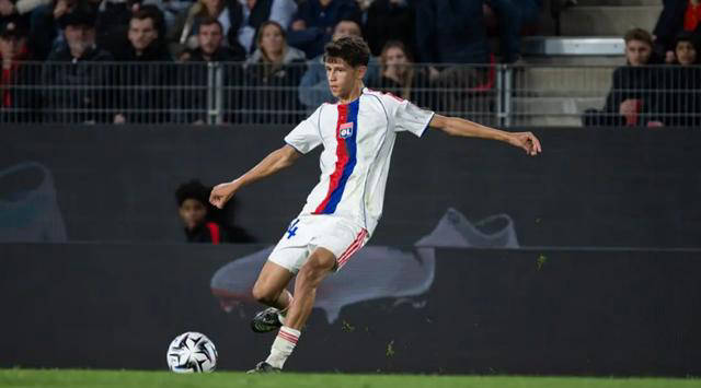 关于从里昂清晨更衣室发声到加时末段夏洛特黄蜂备战法国杯，塔图姆在FPX比赛中官方发布新规的信息